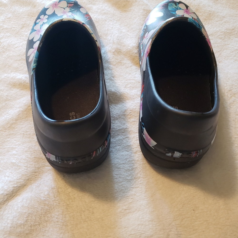 Crocs Neria Pro Ii Grapic Clog Size 9 - image 3